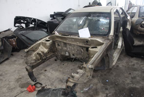 LERAI: Beberapa buah kereta yang disyaki dicuri telah dileraikan