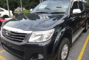 dua lelaki ditahan kerana dipercayai terlibat dalam kes samun trak pikap, Toyota Hilux di Pekan Rawang pada 19 Februari lalu.