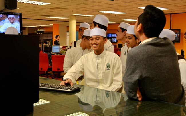 Mendapatkan pengalaman berharga bersama Hans Yusoff