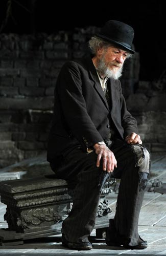 Penulis buku Menunggu Godot