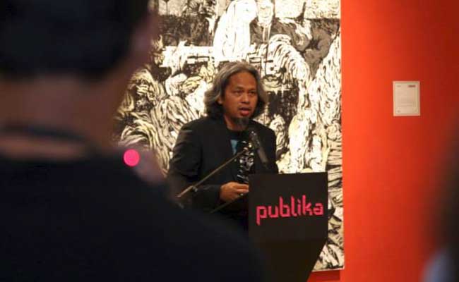 Bayu Utomo Radjikin menyampaikan ucapan pembukaan.