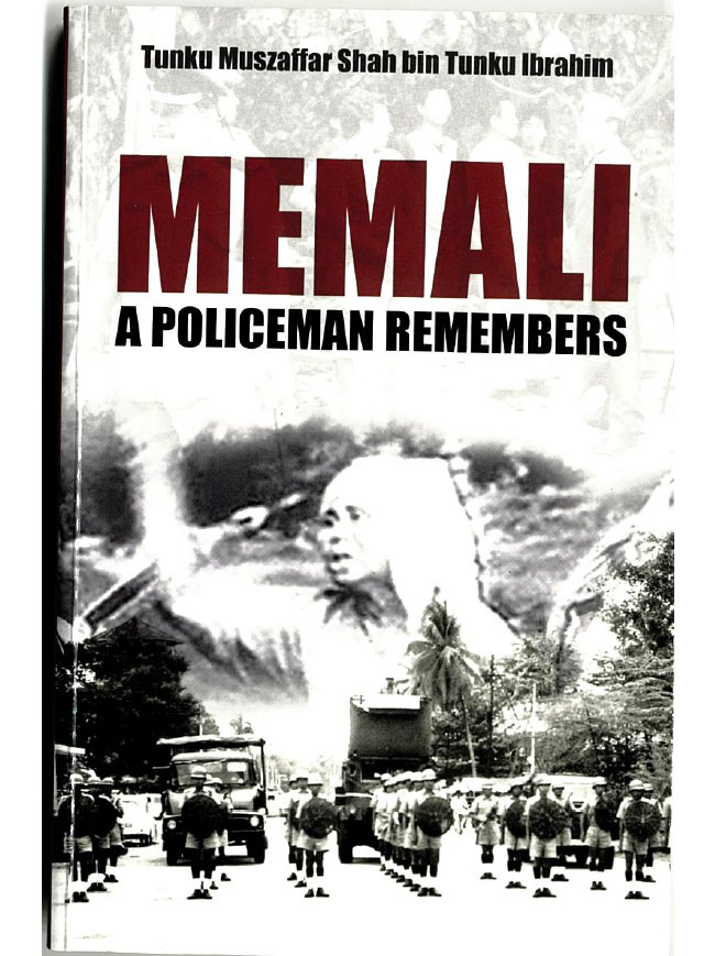 Buku Memali: A Police Remembers tulisan Tunku Muszaffar Shah Tunku Ibrahim, bekas Ketua Polis Daerah Baling pada masa kejadian pada 19 November 1985 yang terbit pada 2011.