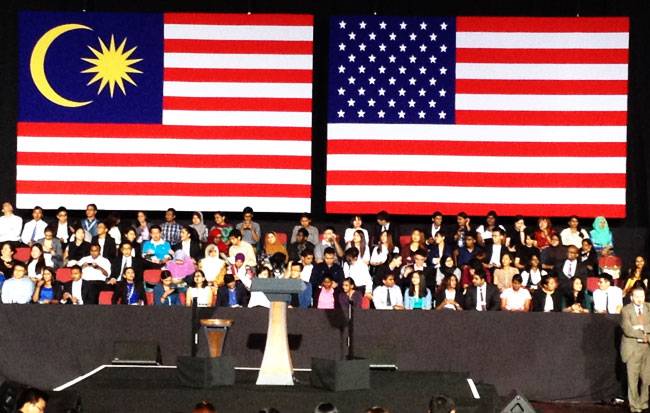 Pentas Presiden Barack Obama akan berucap di Universiti Malaysia