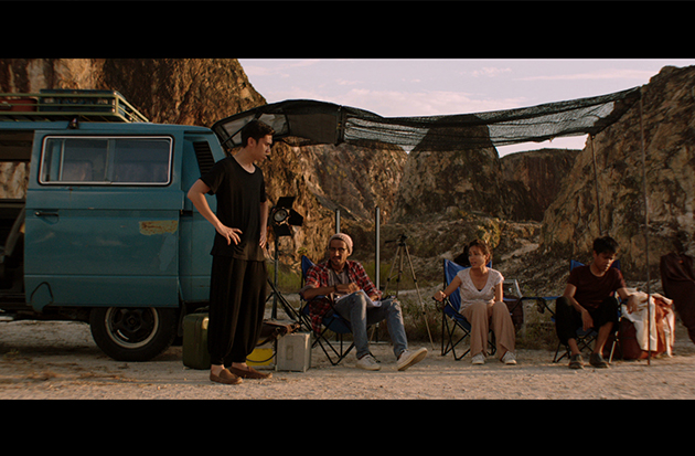 Produksi filem tergendala angkara konflik 15 tahun yang belum berpenamat.