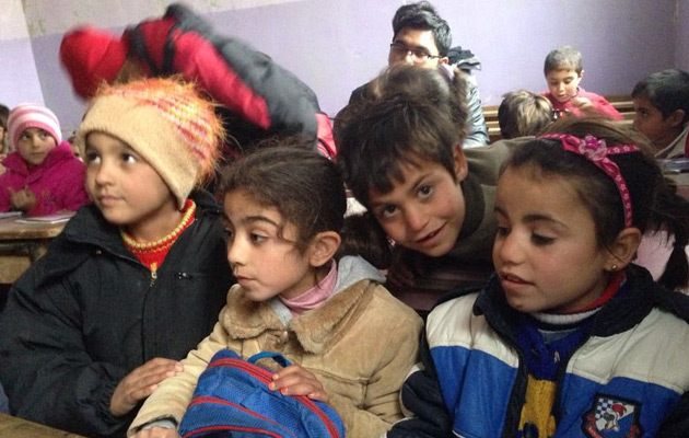 Kanak-kanak sekolah di Aleppo