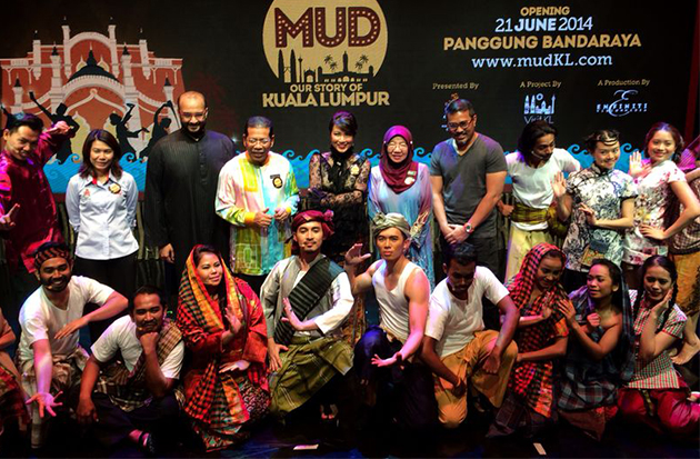 Barisan tenaga produksi MUD bersama Datuk Bandar Kuala Lumpur
