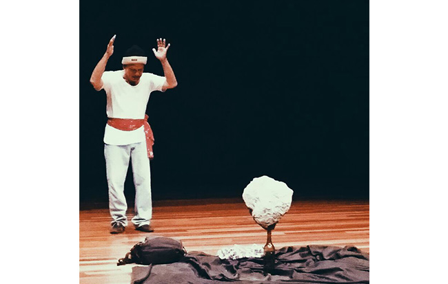 Khalid Salleh dan monolog jual ubat