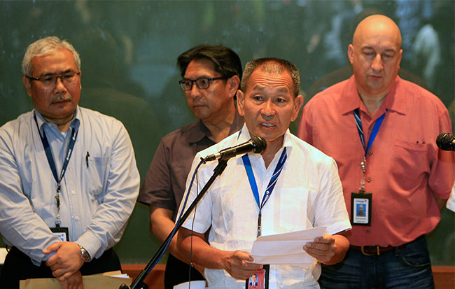 MH370: Pengguna Facebook tidak setuju 'A.J' letak jawatan