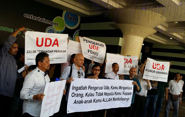 protes, uda