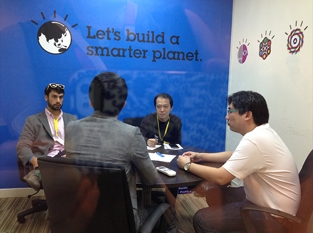 Investor-Startup Speed Dating on the Investor Day at MaGIC Startup Academy Launch.