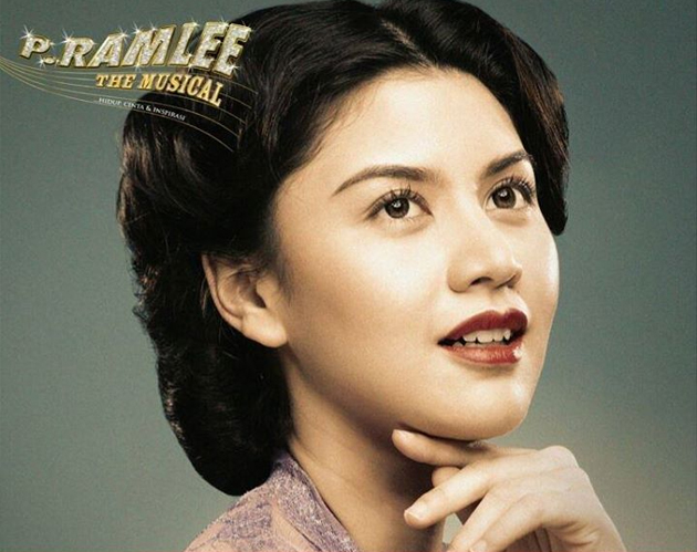 Lisa Surihani sebagai Junaidah