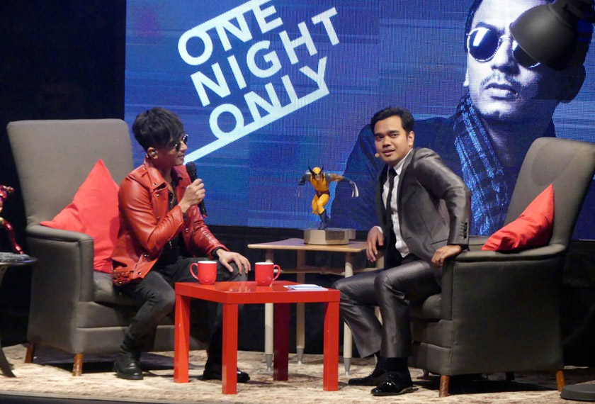 Selang beberapa lagu, terdapat sesi perbualan antara Faizal Tahir dan hos rasmi, Alif Satar.