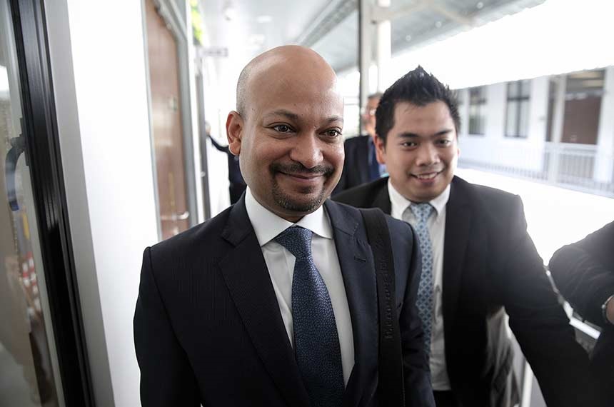 Arul tiba kira-kira pukul 10.23 pagi tadi di bangunan Parlimen sebelum sesi memberi keterangan di hadapan PAC yang bermula pukul 11 pagi hingga 5 petang.