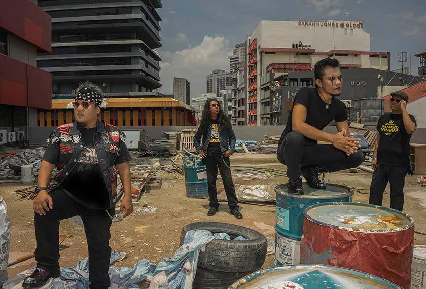 Album kali ini berkisar dengan aktiviti motosikal kuasa besar dan kekalutan hidup di kota raya. -The Pilgrims