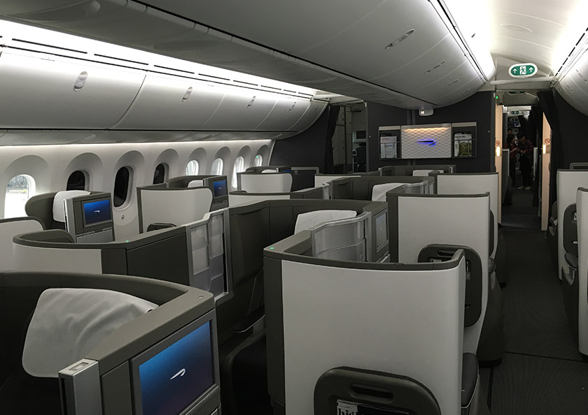 Kabin Club World (Kelas Perniagaan) dalam pesawat B787-9 Dreamliner British Airways. - Gambar Astro AWANI / Malik Ridhwan