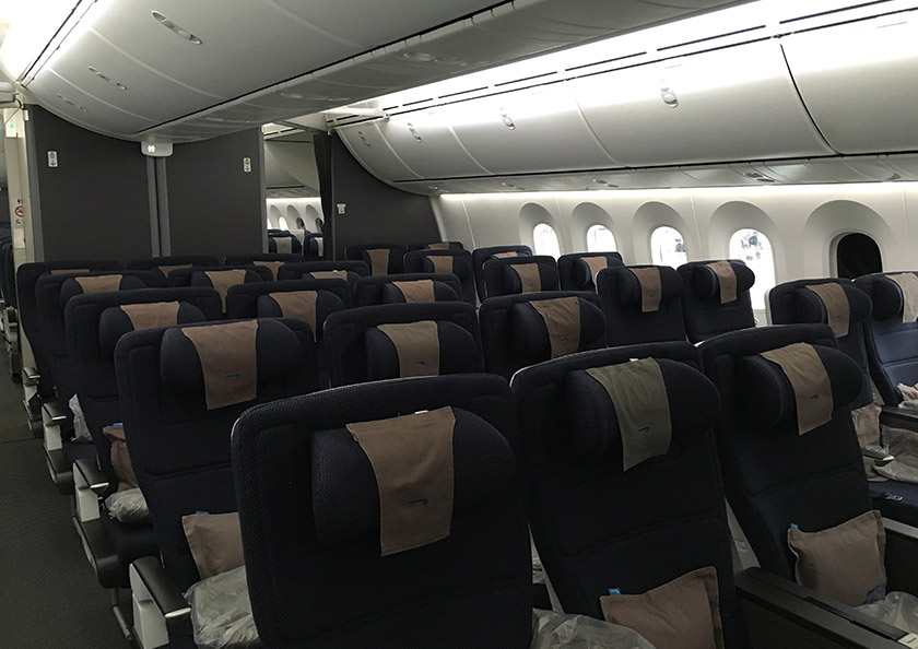 Kabin World Traveller Plus (Kelas Ekonomi Premium) dalam pesawat B787-9 Dreamliner British Airways. - Gambar Astro AWANI / Malik Ridhwan