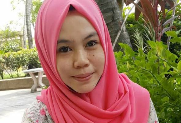Naziah Sauni Samat claimed that her problem started when she refused to wear short-sleeve uniform to work.