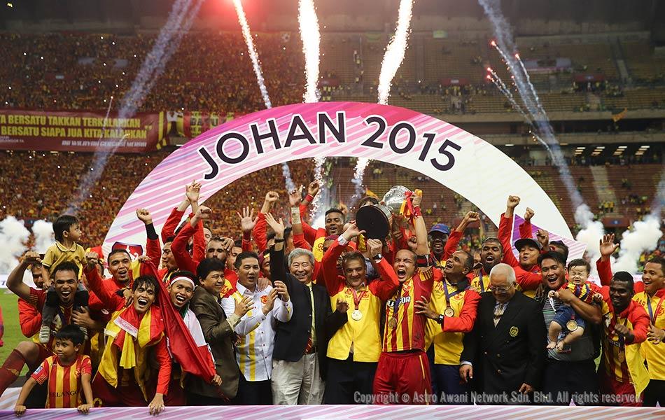 Selangor clinched the Malaysia Cup title for the 33rd time after beating Kedah 2-0 in tonight's final match at the Shah Alam Stadium.