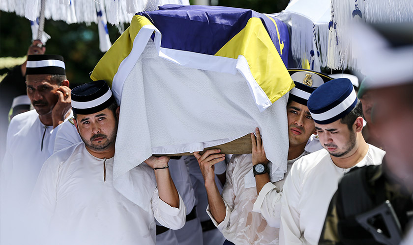 Suasana sayu di upacara pengkebumian Tunku Jalil. Foto Astro AWANI/SHAHIR OMAR