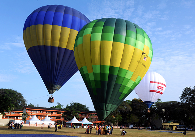 Pesta belon udara panas 