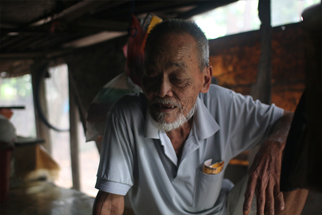 Ho Ah Toh, 74, earned RM3 a day as a rubber tapper. Pic by Zan Azlee.