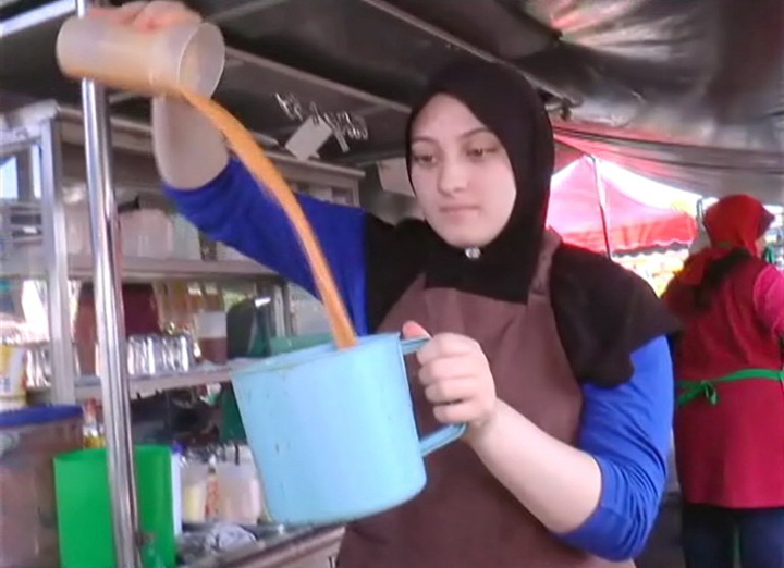 Cuaca panas tidak halang Chantal pakai tudung