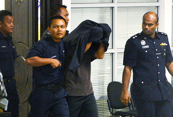 Sirul Azhar hanya mahu bebas dari Imigresen Australia - Peguam | Awani