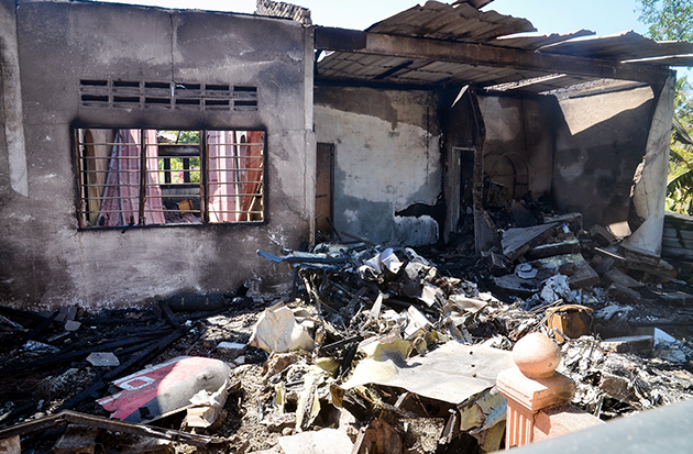 Sebuah rumah musnah terbakar akibat nahas pesawat terhempas di Langkawi semalam.