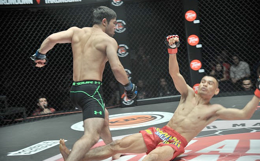 Tajikistan’s Ahmadjon Karimov KOs his Thai opponent, A Karadech Seesombat during MIMMA’s Foreign Pride match. - MIMMA photo