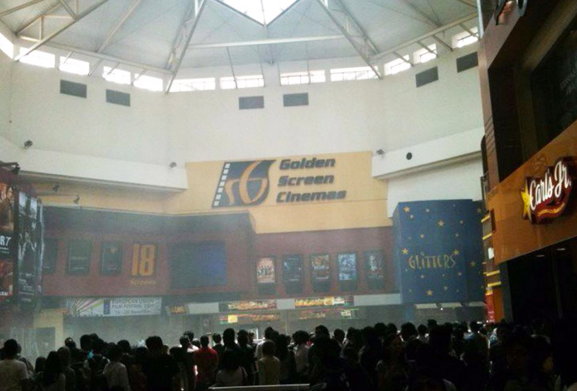 Dua letupan kecil akibat kebocoran gas berlaku di kedai makanan dan minuman yang terletak di pusat beli-belah Mid Valley Megamall.