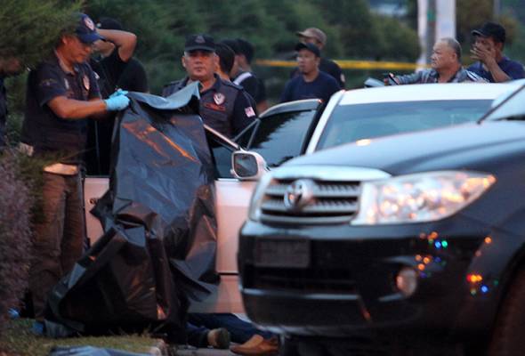 Three armed robbers shot dead by police in Johor Bahru | Awani ...