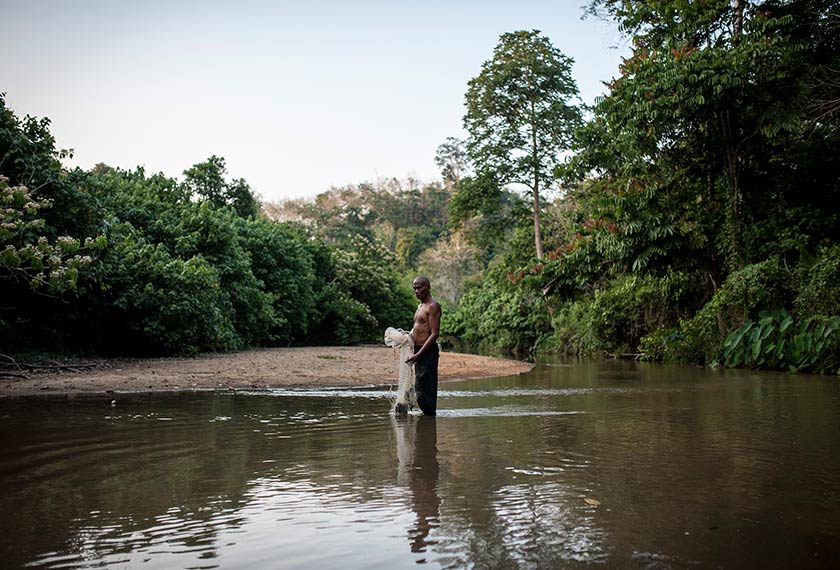 Hasil tangkapan ikan di Sungai Kembir semakin berkurangan. - Foto Astro AWANI/Shahir Omar