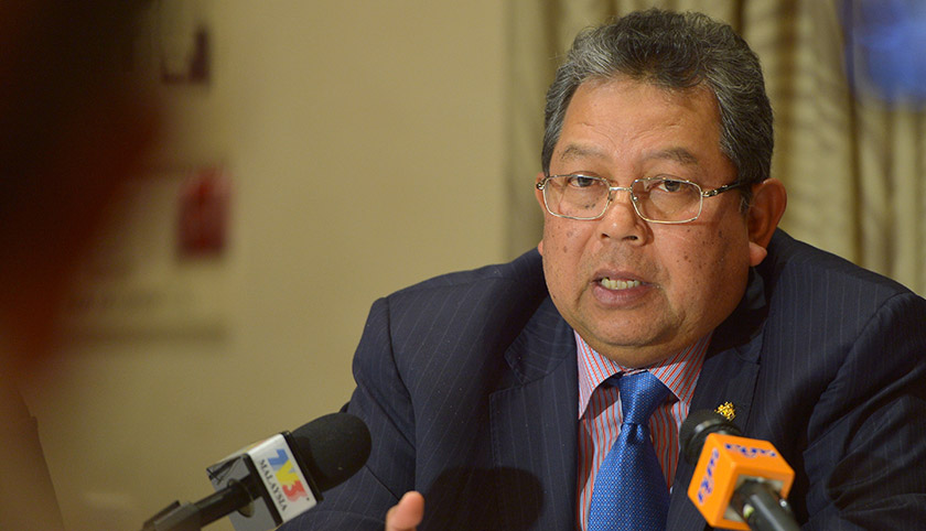 Datuk Dr. Awang Adek Hussin - Bernama Photo