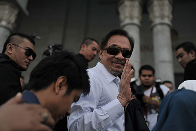 Hakim membuat keputusan itu selepas meneliti penghujahan dan melihat permohonan itu tidak mempunyai merit dan tidak sempurna.