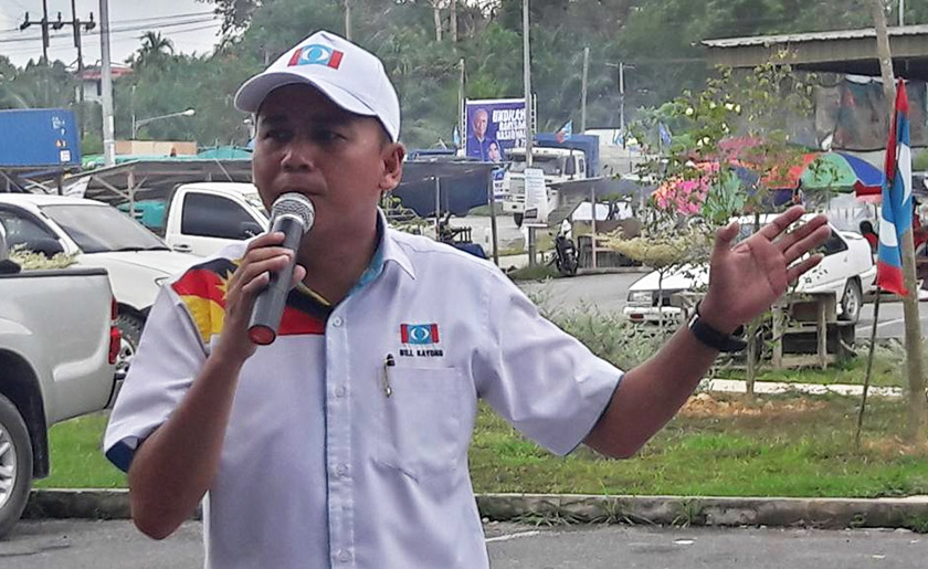 Polis sedang memburu seorang lagi suspek yang dipercayai ada kaitan dalam kes pembunuhan Setiausaha PKR Miri Bill Kayong (gambar).