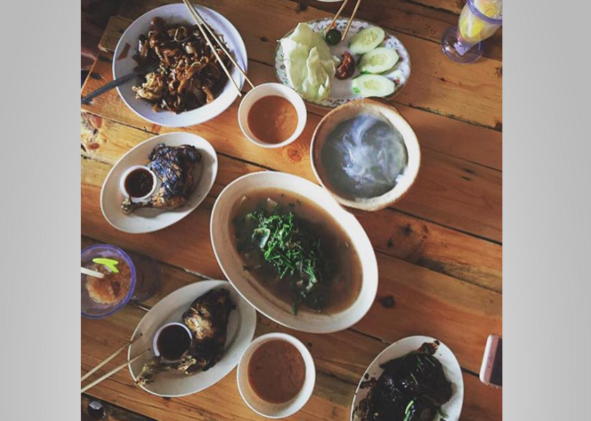 Ambuyat dimakan bersama lauk pauk dan cacah yang enak - Taman Raudah, Kuala Belait