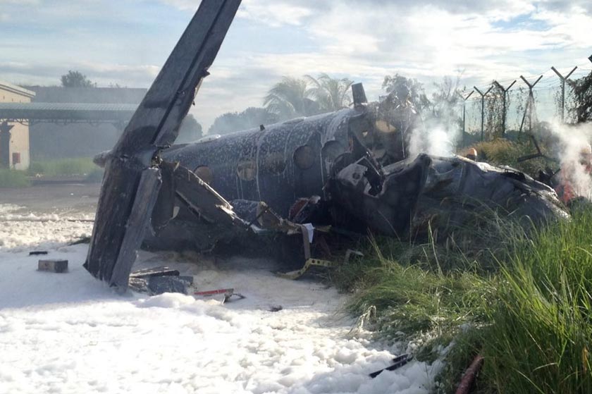 Pesawat malang itu dilaporkan terhempas di Pengkalan Udara TUDM di sini pada  5:30 petang tadi. - Foto pembaca Astro AWANI