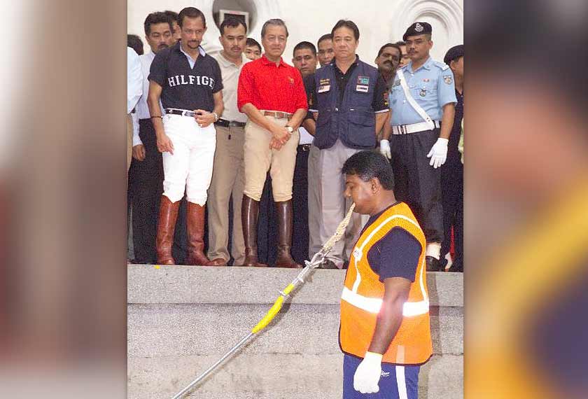 Kereta api terberat yang ditarik dengan gigi – Foto Facebook Rathakrishnan Velu