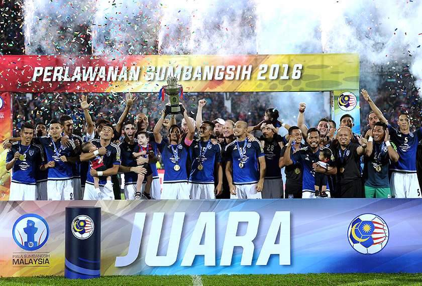 Defending champions Johor Darul Ta'zim (JDT) edged a thrilling penalty shootout 7-6 to win the 2016 Charity Shield after being held to a 1-1 draw over 90 minutes by Selangor in their Malaysia Super League (MSL) opener on Saturday night.