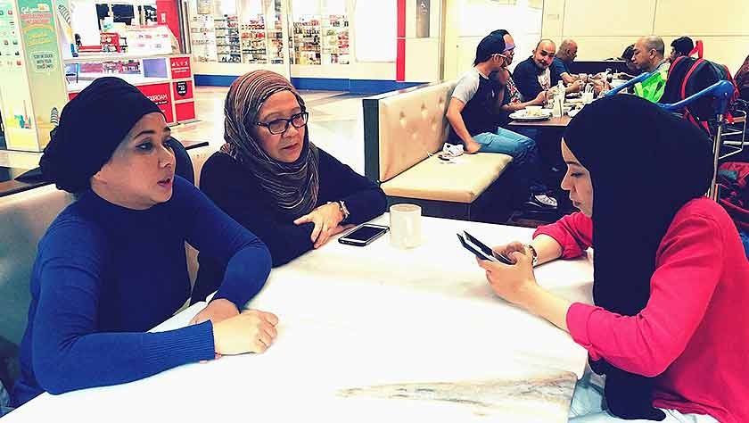 Azura Ibrahim dan Zaleha Ahmad ditemuramah penulis sebelum berlepas ke Greece pada Ahad. - Foto Astro AWANI/Nurulhana Ismail