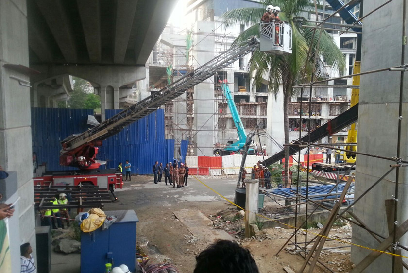 Kuala Lumpur Fire and rescue Department senior operation commander Muhammad Firdaus Khan Anwat Khan said Li and two others were on the crane, which was believed to be overly-loaded, when it overturned at 4.50 pm.