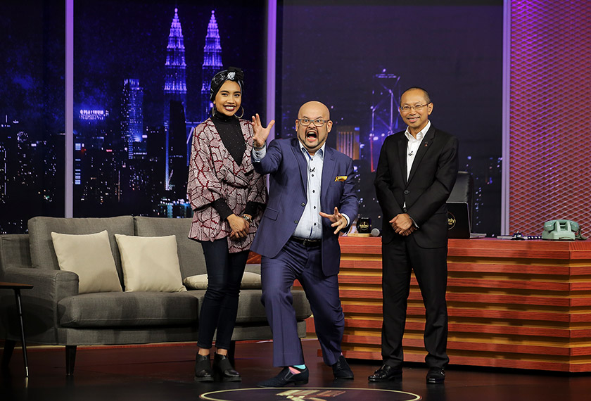 Yuna dan Tan Sri Wahid Omar dalam program 'Obviously Harith Iskander'