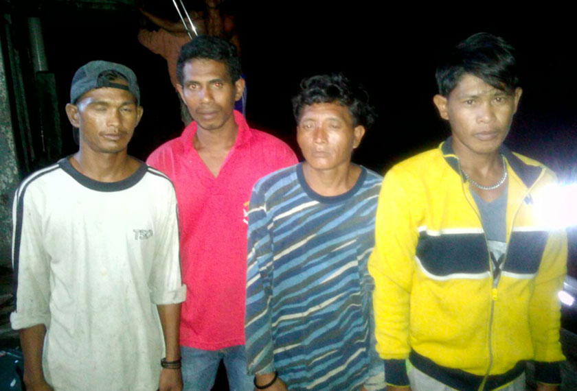 Empat orang lagi rakan mereka ditinggalkan di kapal tersebut. - Foto PDRM