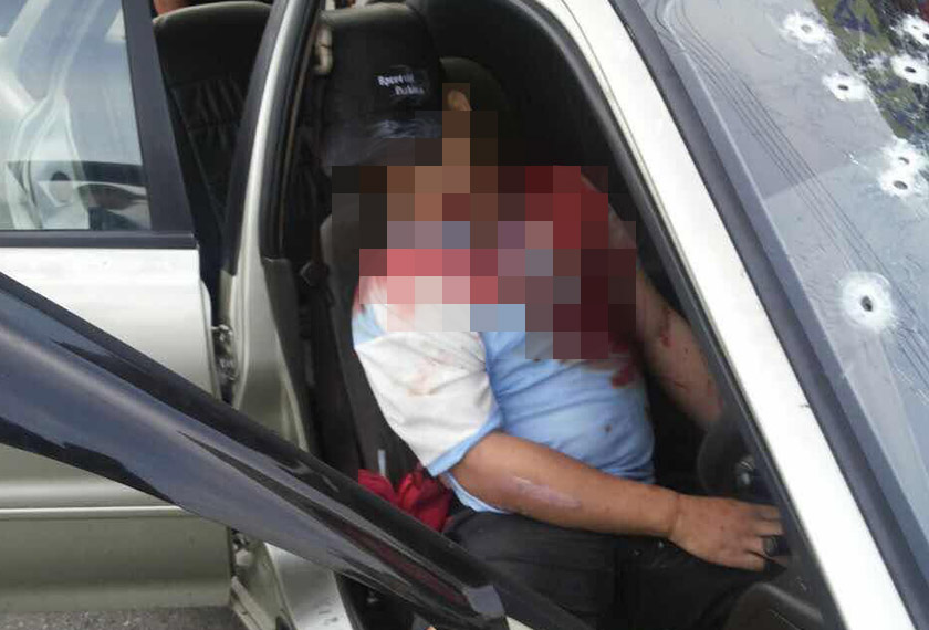 Chung Chun Wah, 32, diburu polis sejak awal pagi semalam selepas dia menembak mati empat anggota keluarganya