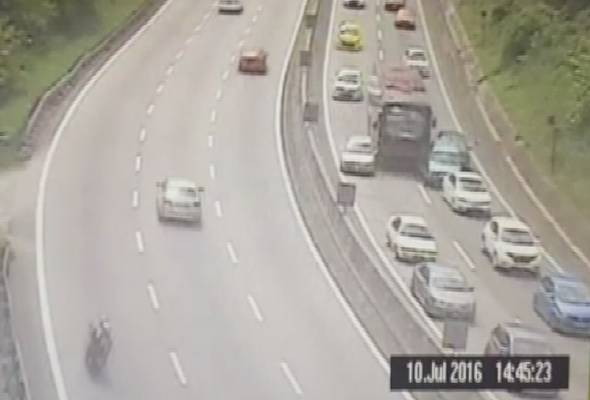 The bus driver who rammed his vehicle into 10 cars on the PLUS highway Sunday had nine summonses for various traffic offences from 2011 to 2015. -Filepix