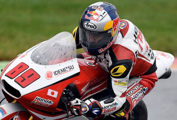 Khairul Idham naik podium kali kedua selepas GP Argentina April lalu. - Foto AP