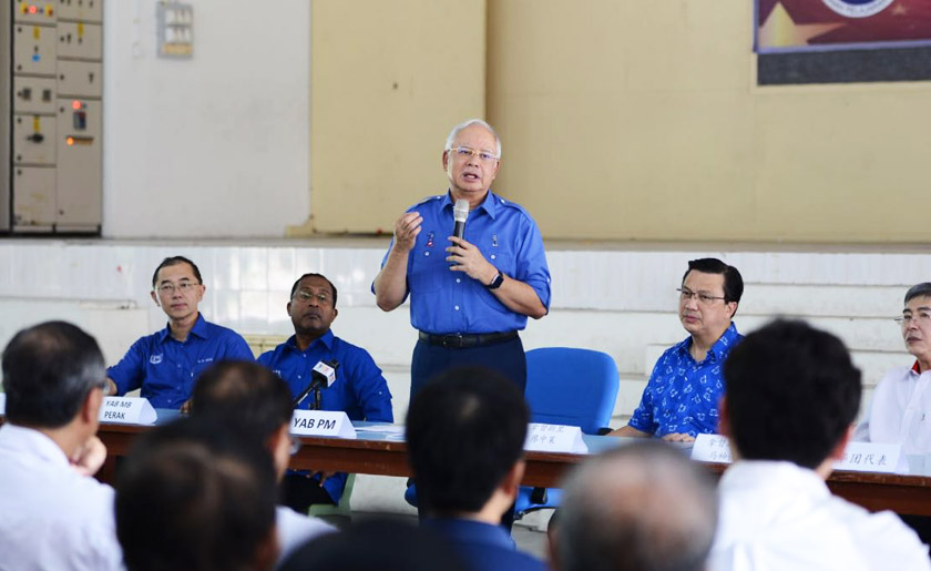 Najib berucap di SM Tsung Wah, Kuala Kangsar. Foto Astro AWANI
