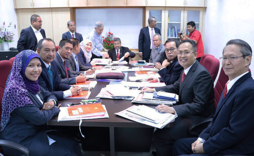 Ahmad Bashah Md Hanipah today chaired a state executive council meeting at the meeting room of Penang Hospital. 