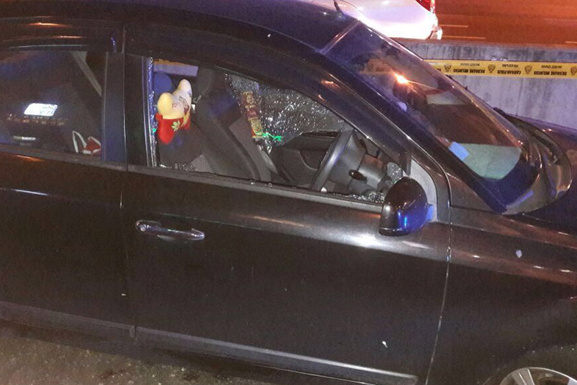 Antara kenderaan yang mengalami kerosakan akibat terkena serpihan letupan bom. - Sumber foto: Saksi kejadian