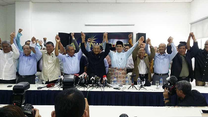 Menteri Komunikasi dan Multimedia, Datuk Seri Dr Salleh Said Keruak berkata perisytiharan itu adalah 'alasan untuk berselindung' untuk mewajarkan apa yang mereka lakukan.